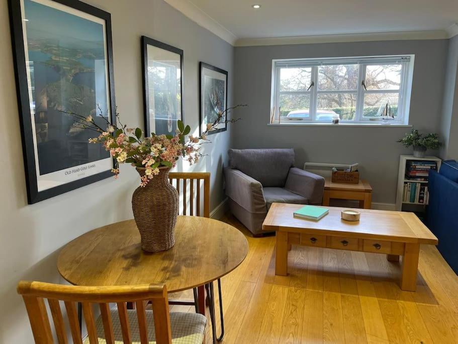 Brook House Apartment
